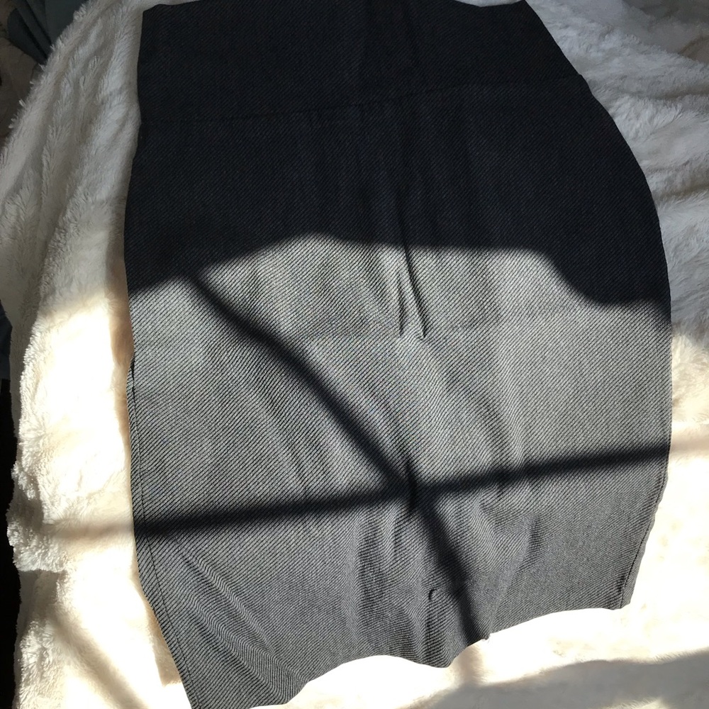 Right stripes pencil skirt